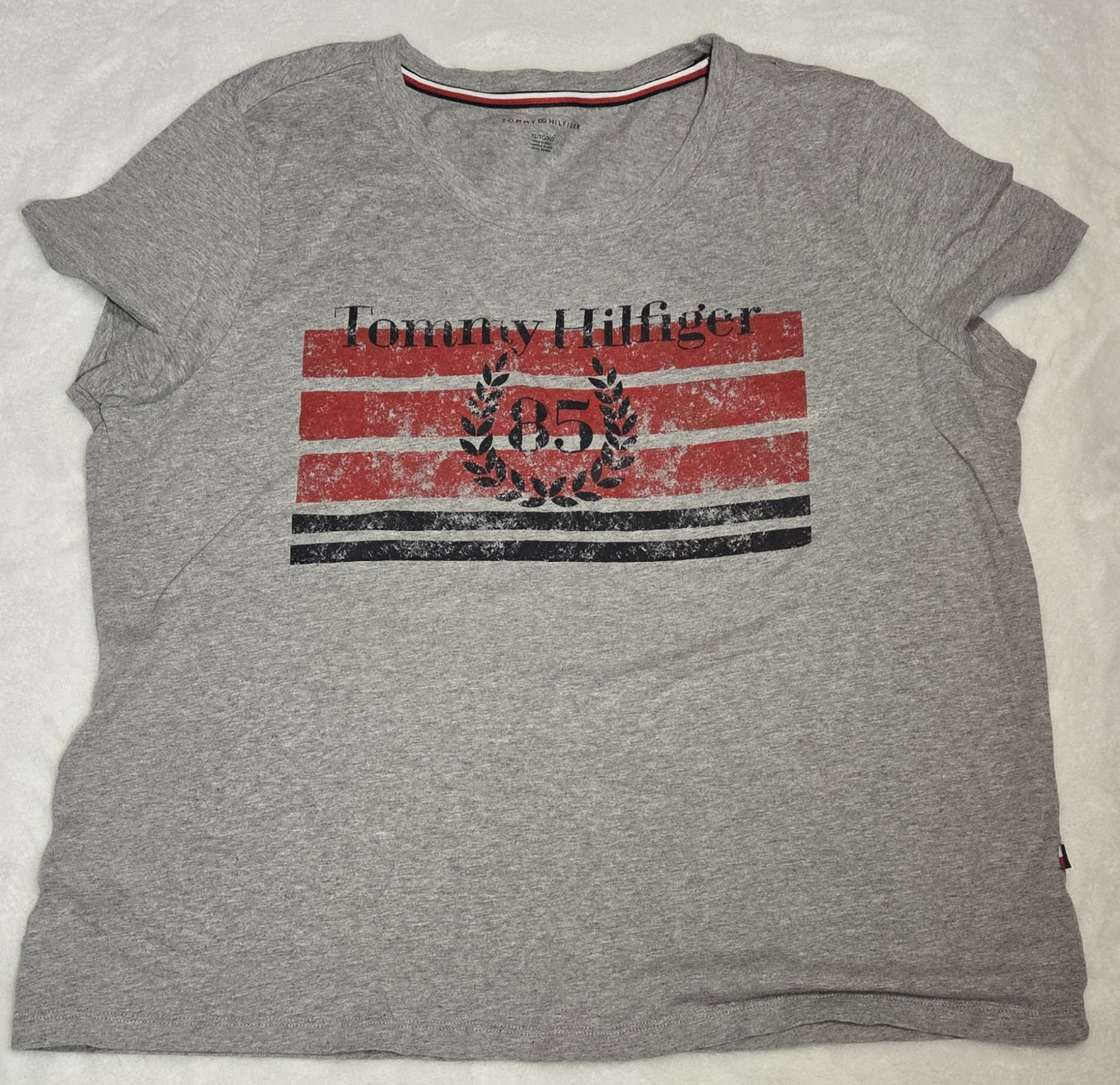 Women's Tommy Hilfiger T-Shirt Size XLarge image 0