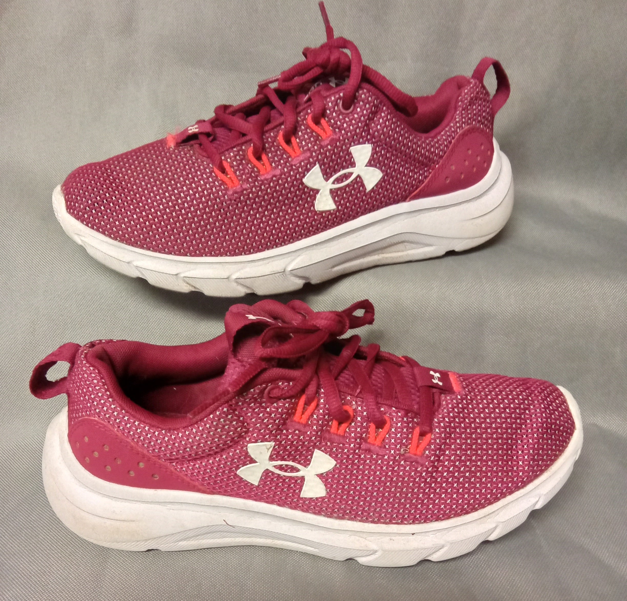 Women's Athletic Shoe image 0