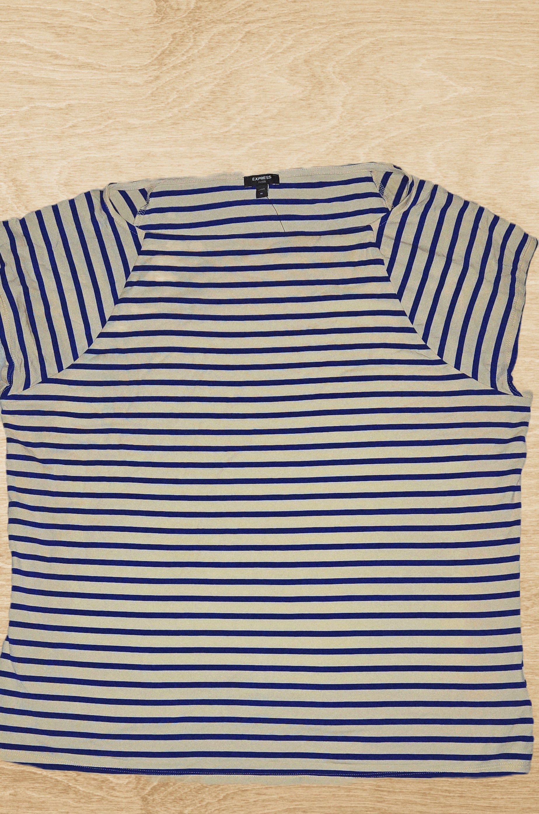 NWT - Women's Blue Striped Top Size XL image 0