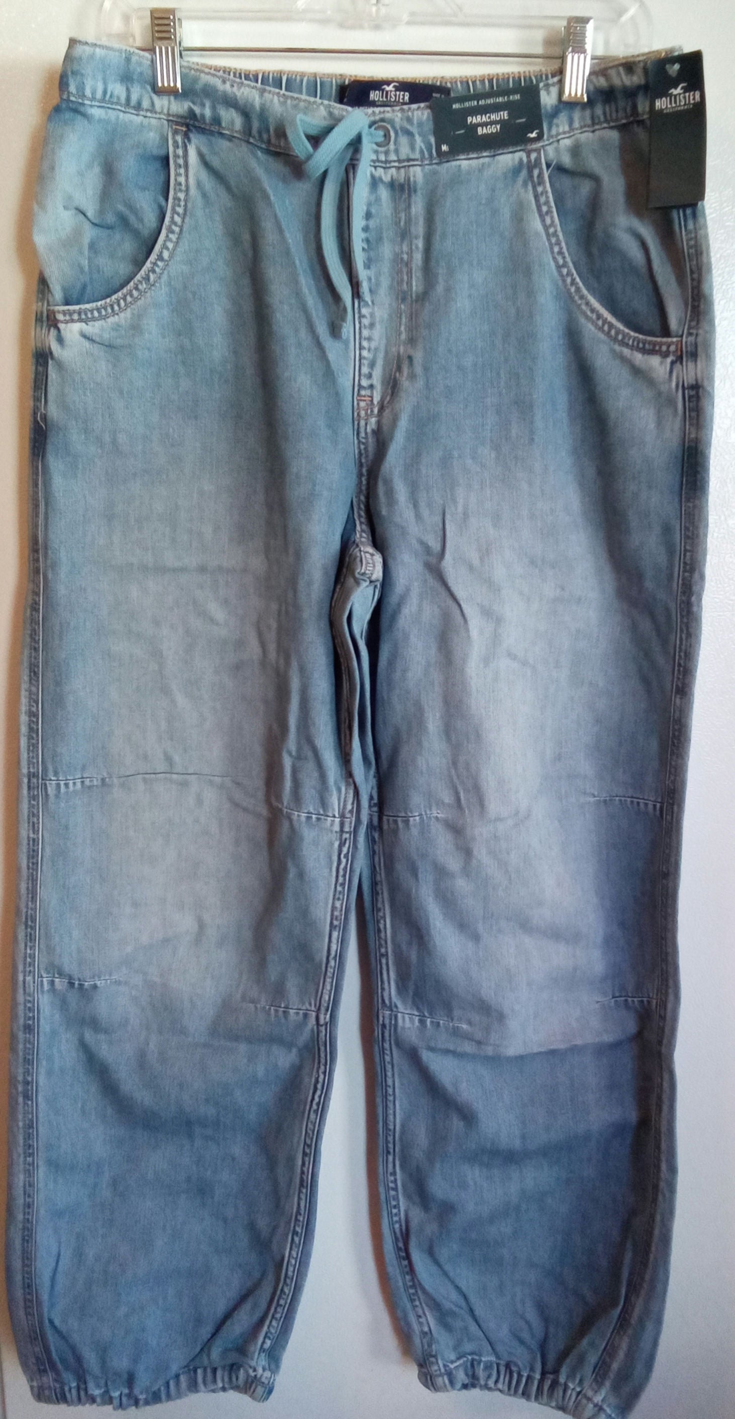 NWT - Women's Hollister Jean Size Medium image 0