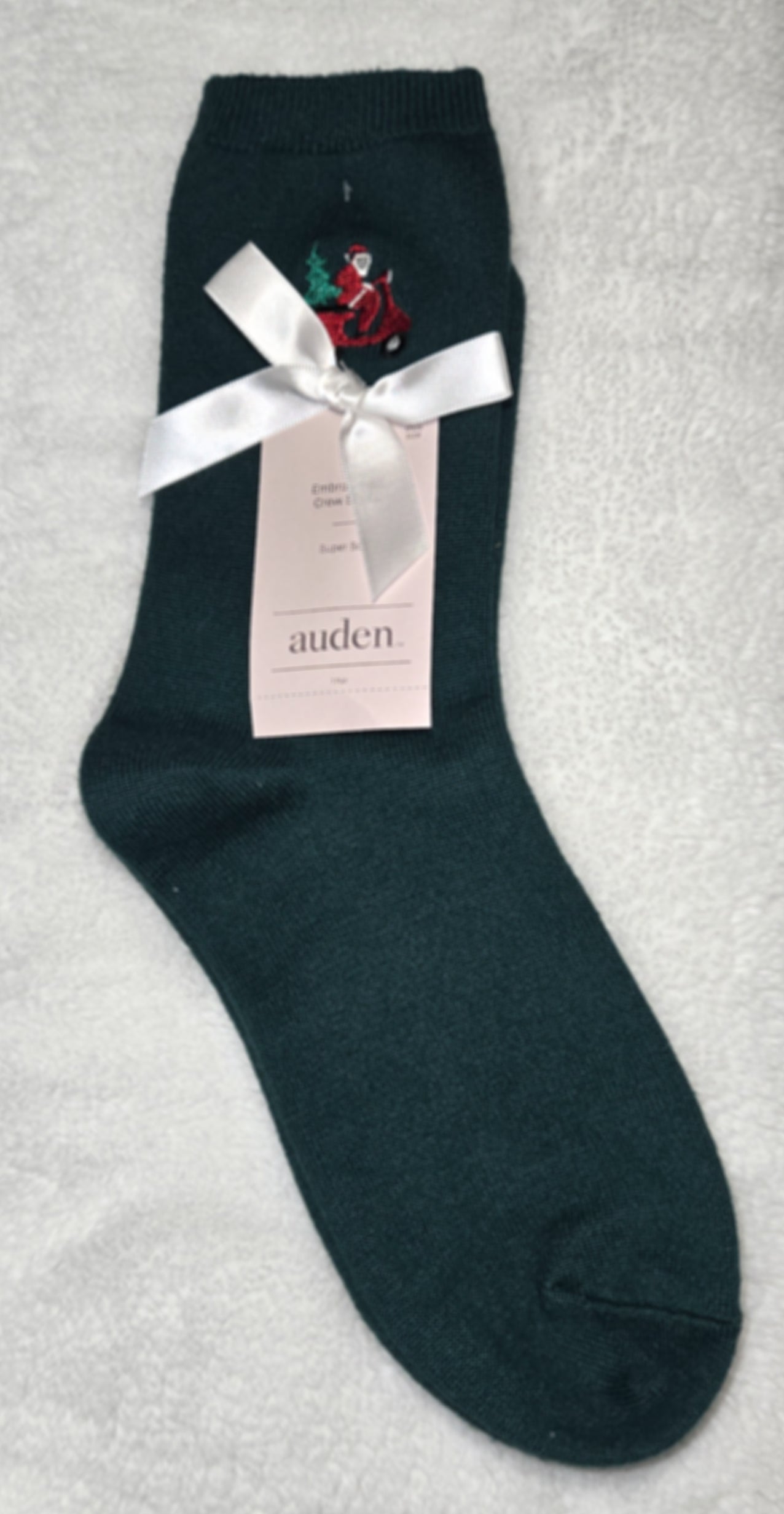 NWT -Christmas Crew Socks Size 4-10 image 0