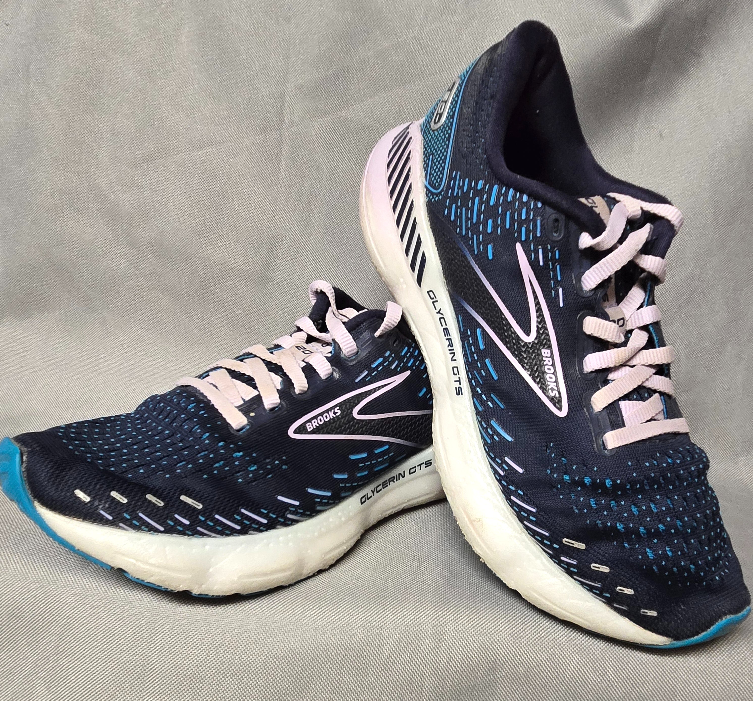 Women's Athletic Shoes Size- 8 image 0