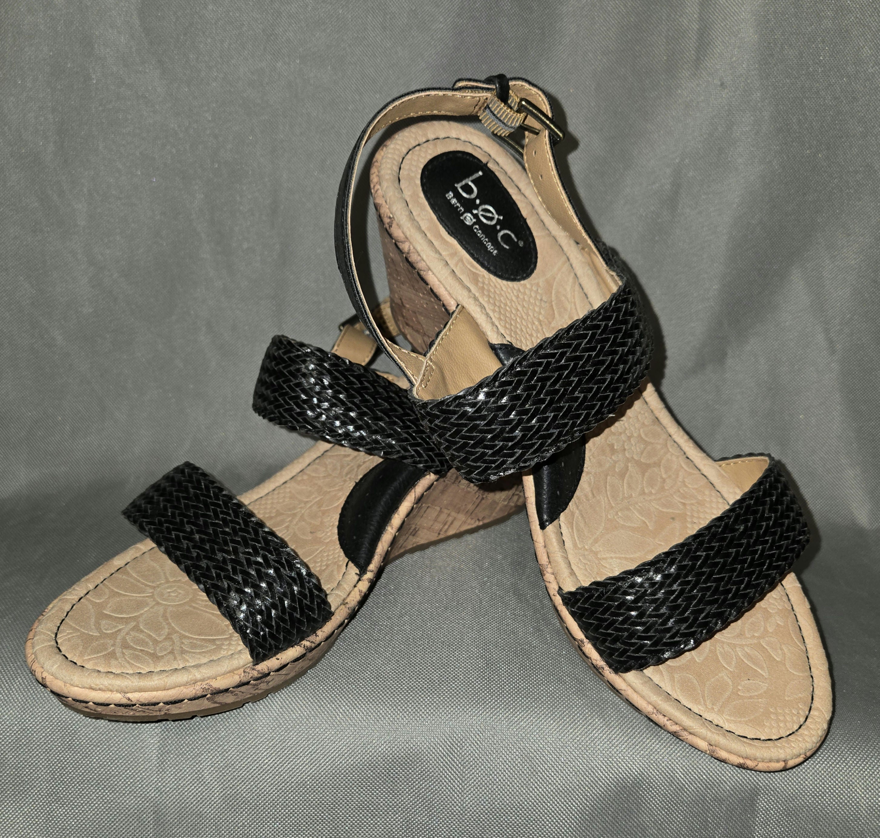 Women's Sandals Size- 10M  image 0