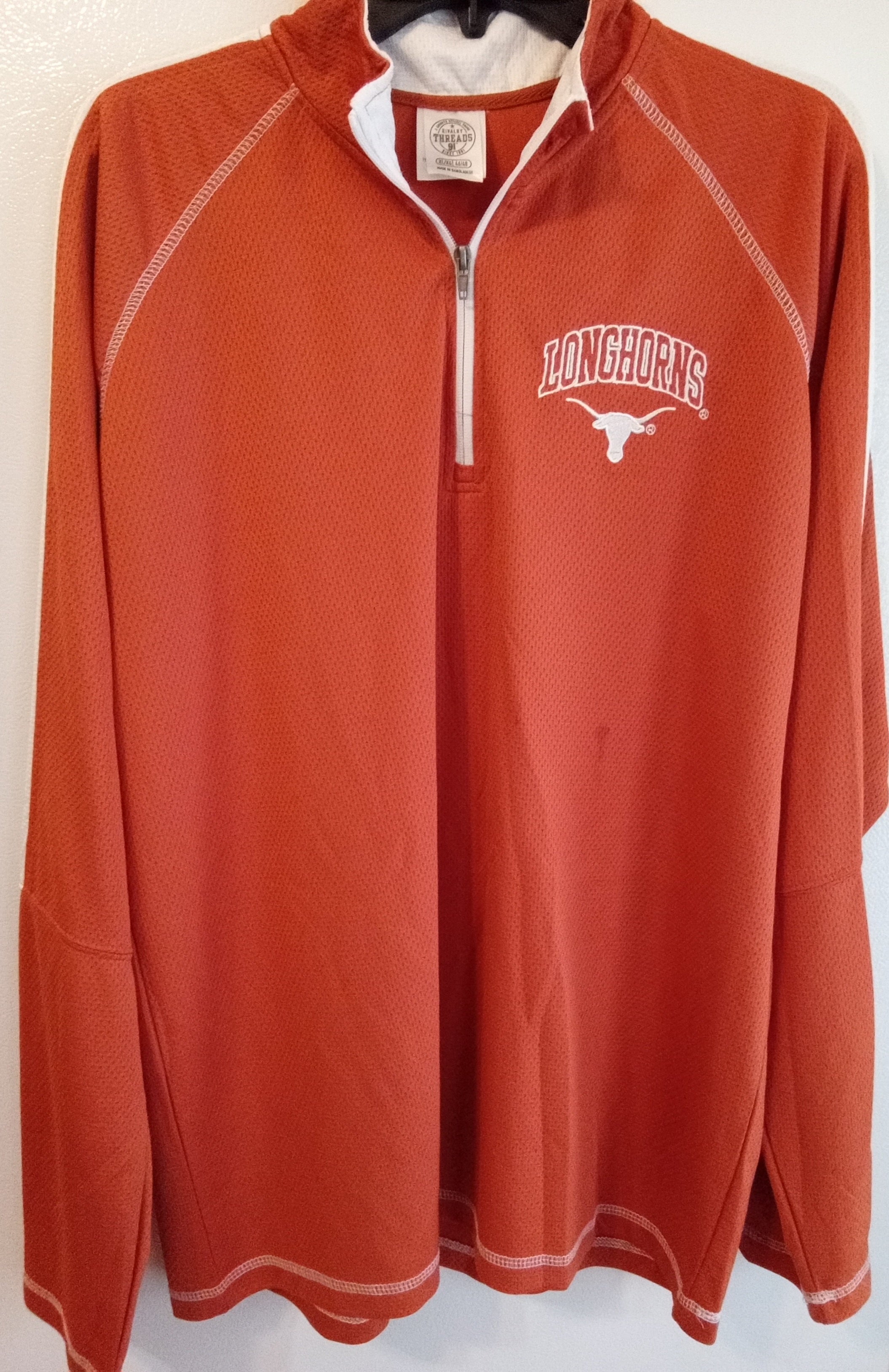 FLAWED FIND- Men's Lightweight Pullover - XL  image 0