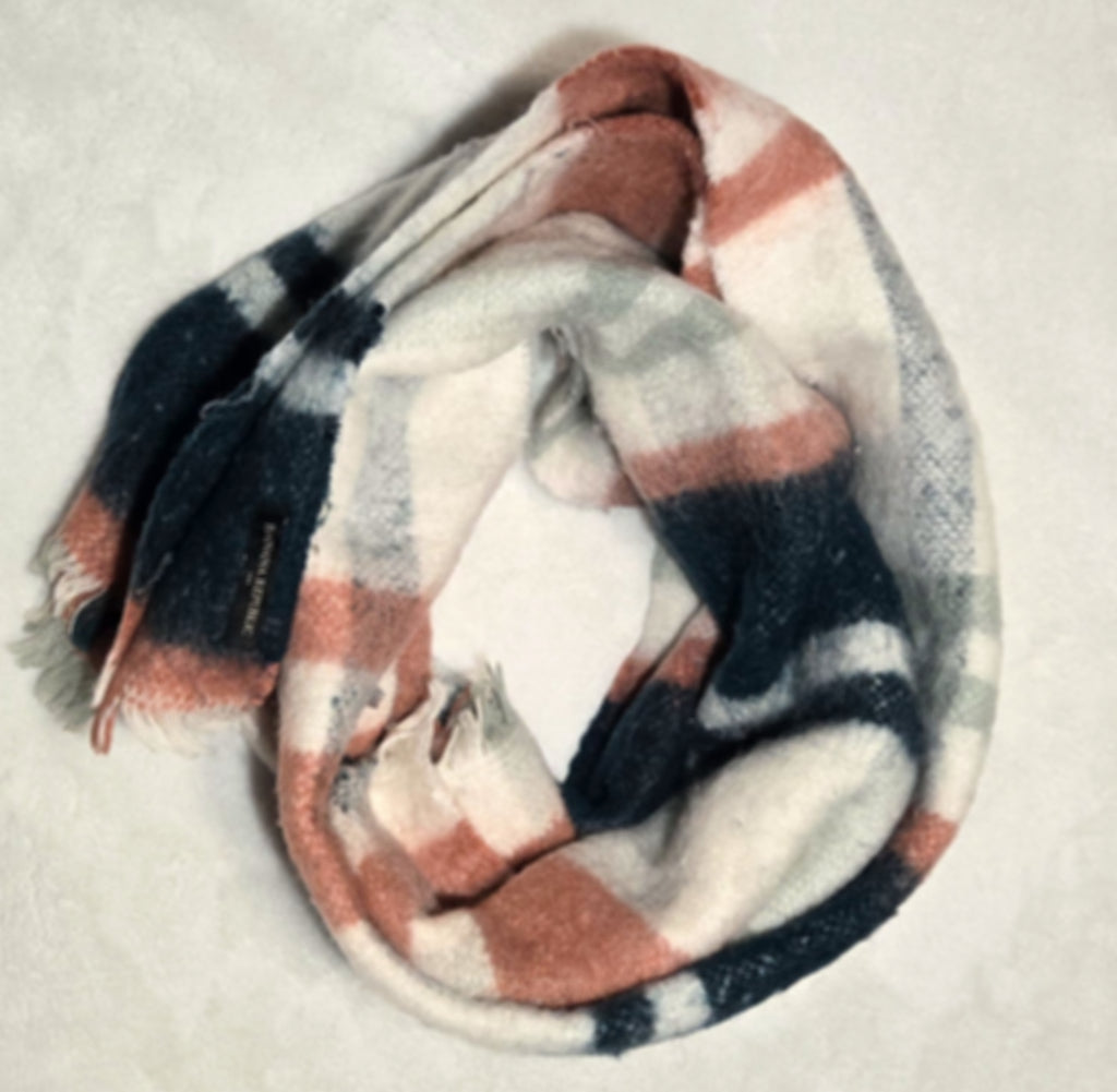 Pre-loved Banana Republic Scarf