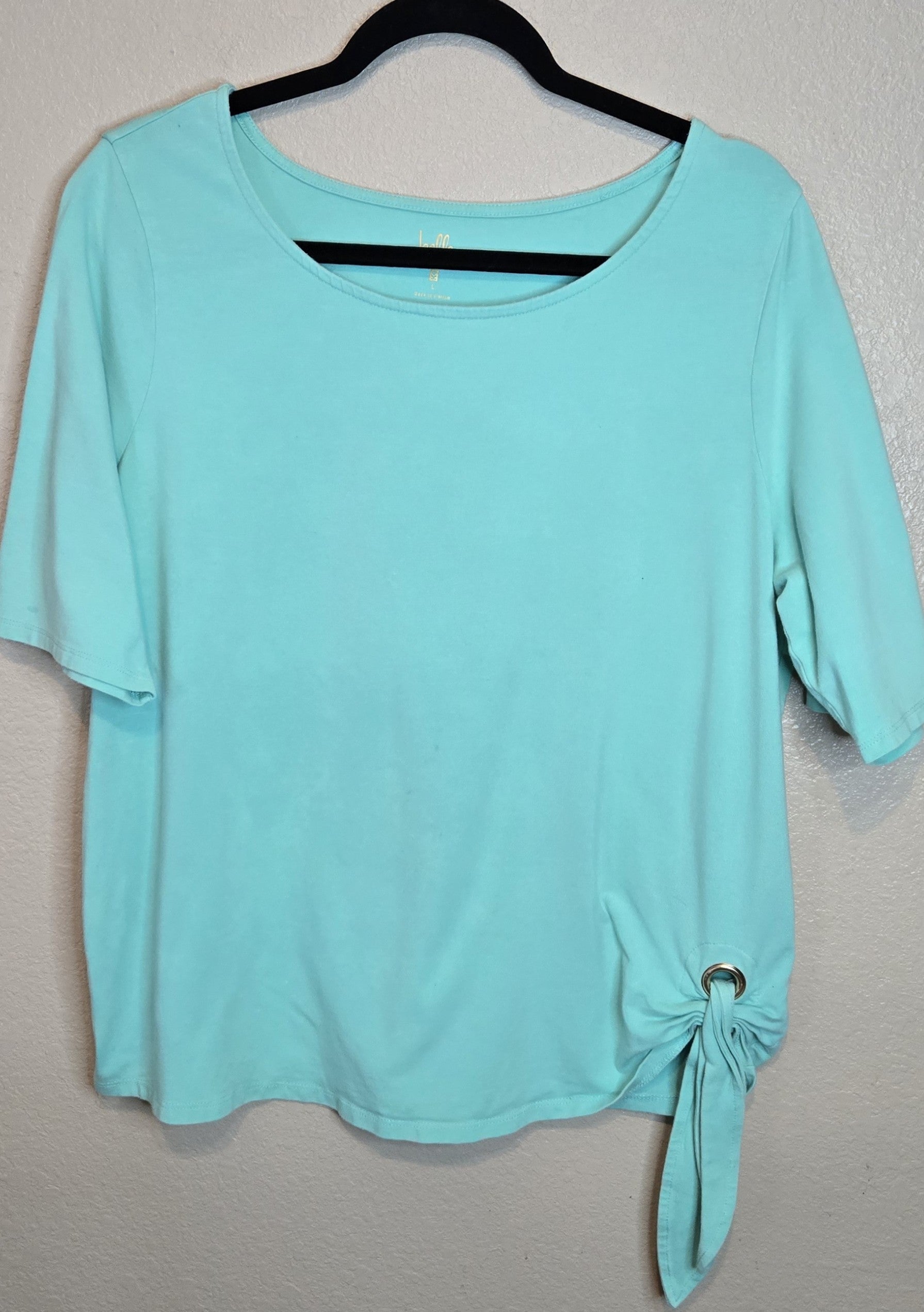 Flawed Find Women's Top Size Large