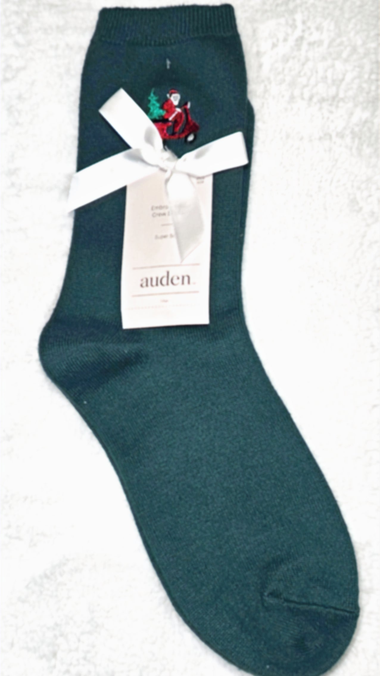 NWT -Christmas Crew Socks Size 4-10 image 0