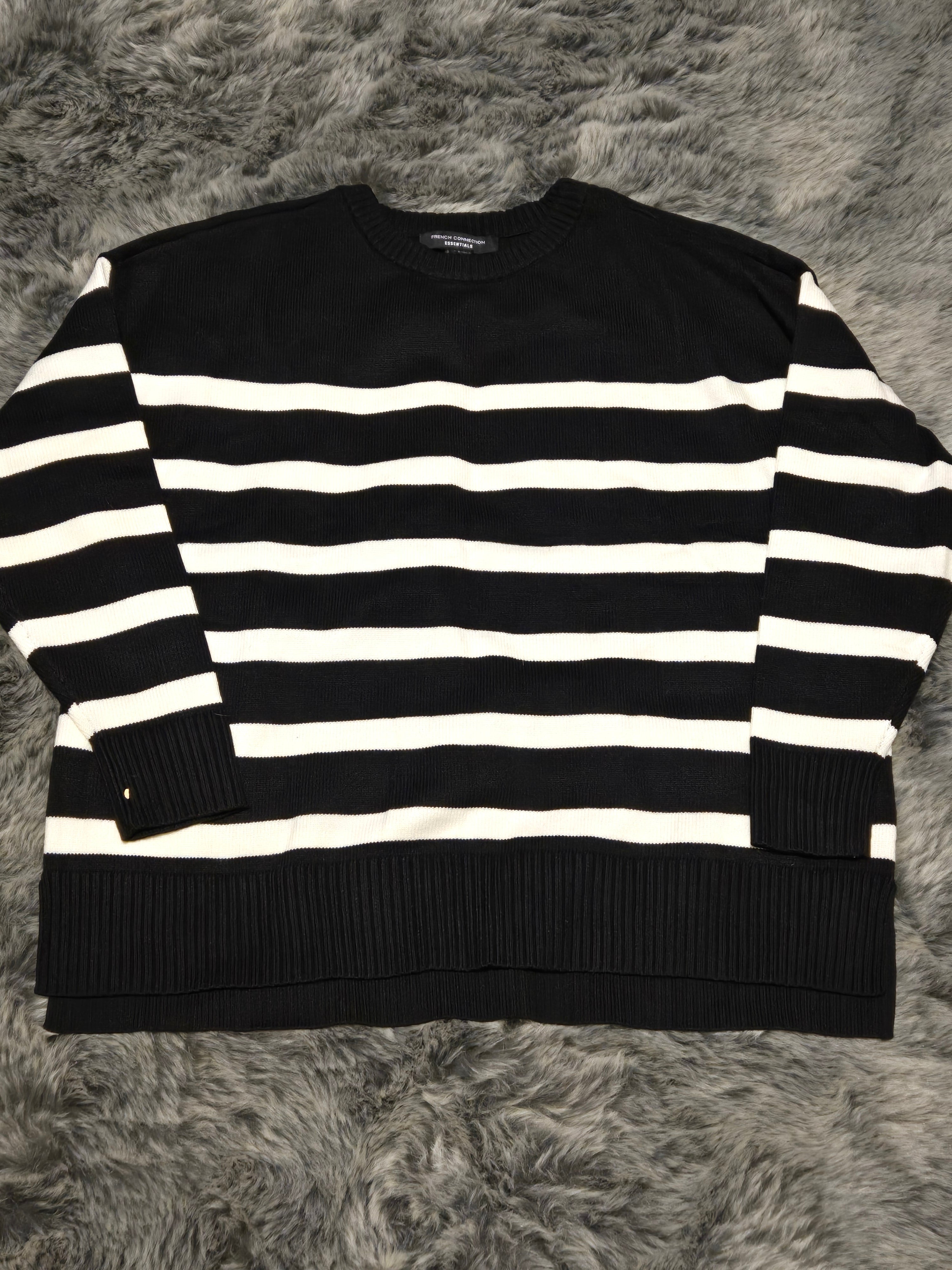 Women's Sweater Size XL  image 0