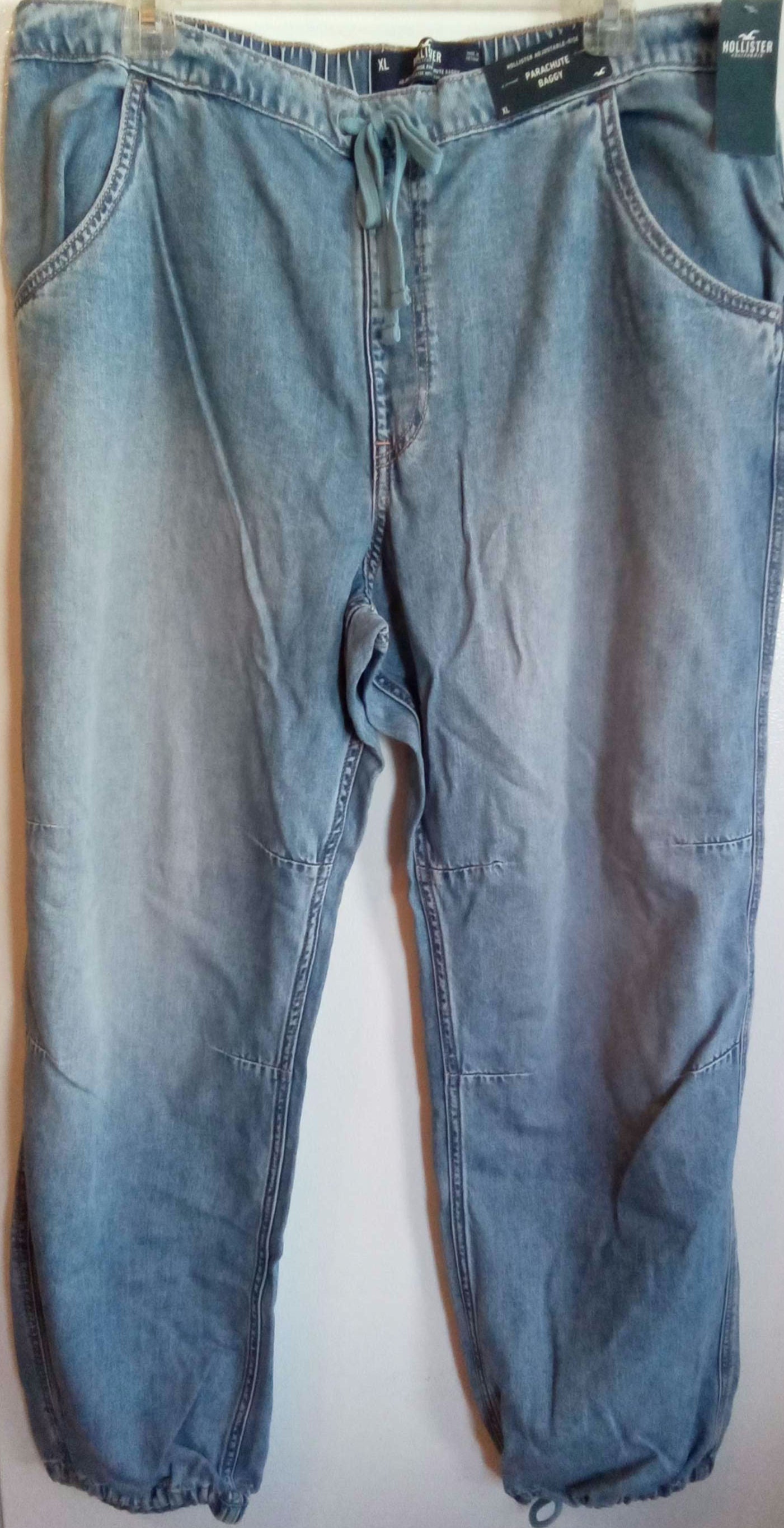 NWT - Women's Hollister Jeans Size XL image 0