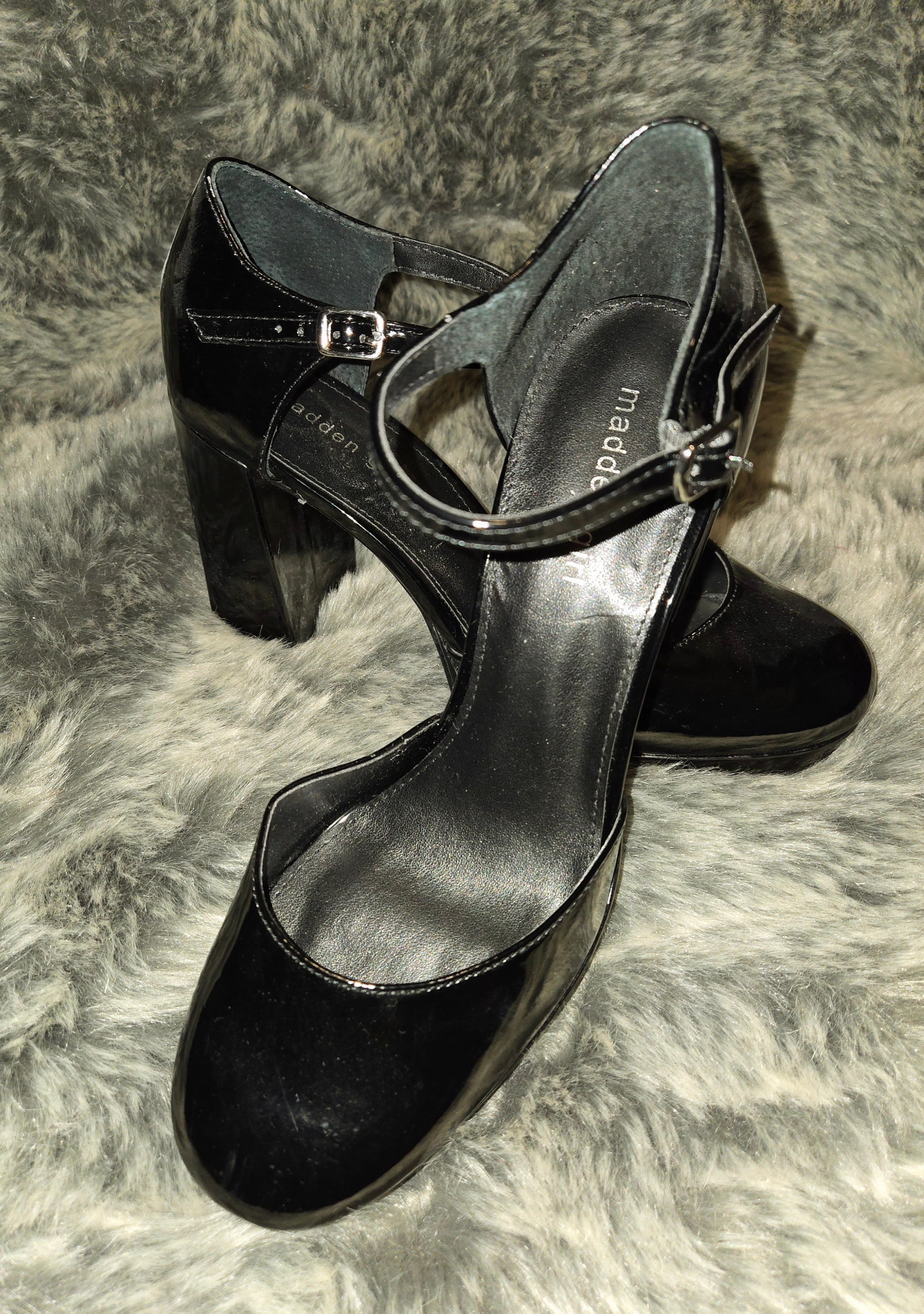 Women's Shoes - Size 8.5 image 0