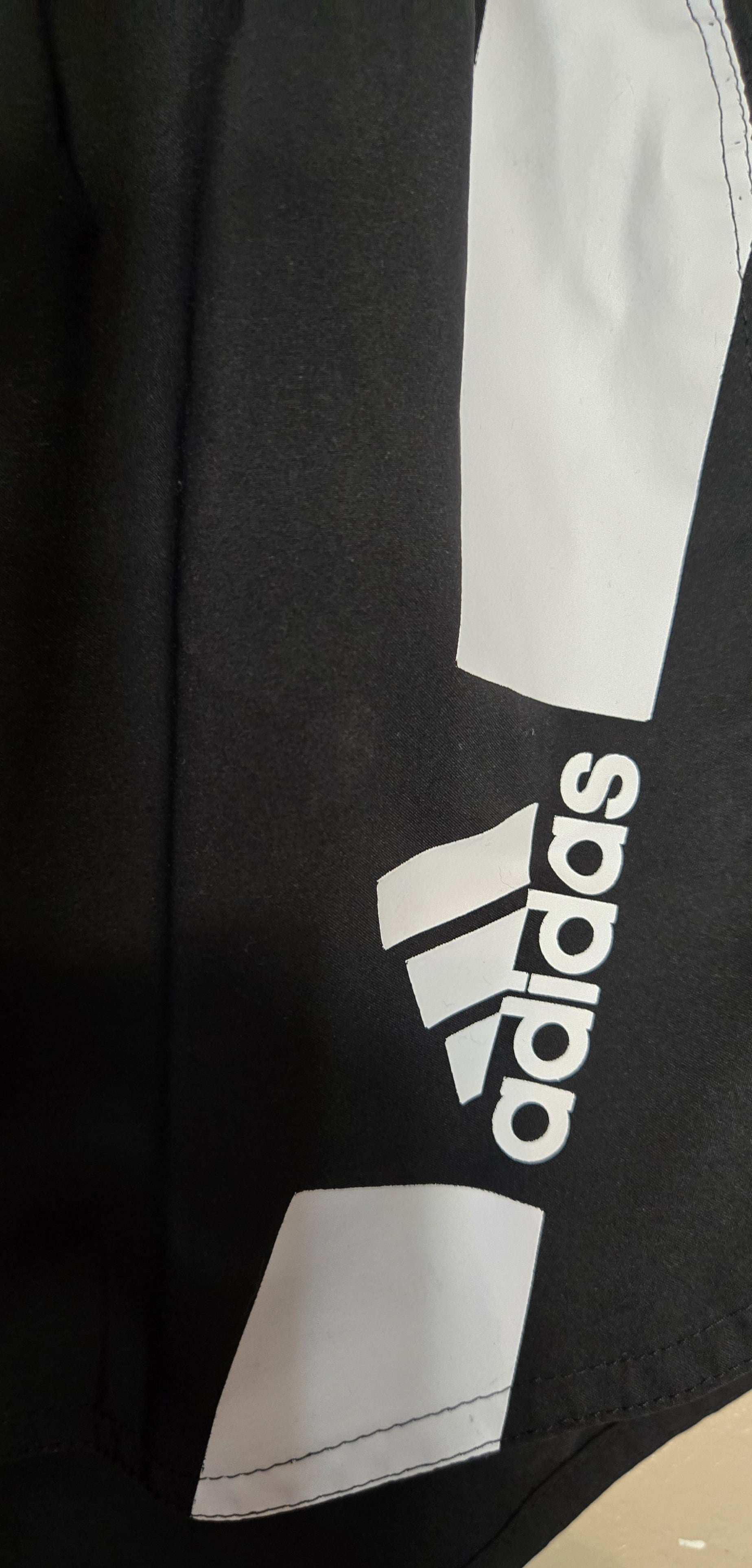 Pre-loved Women's Adidas Athletic Shorts Size Small